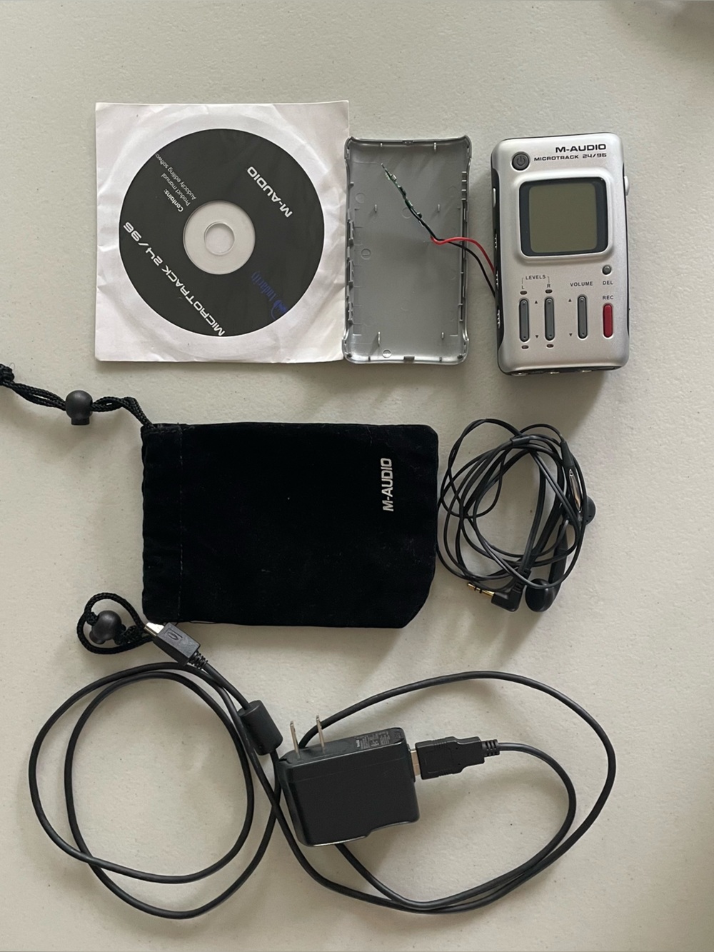 Vintage Audio Tech Lot: Sony Walkman, M-Audio MicroTrack 24/96 Parts, Misc Cable - Picture 2 of 16